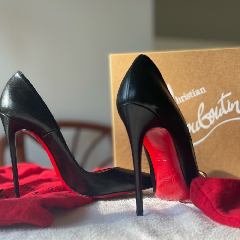 Christian Louboutin So Kate Heels - 37.5 (US 7)